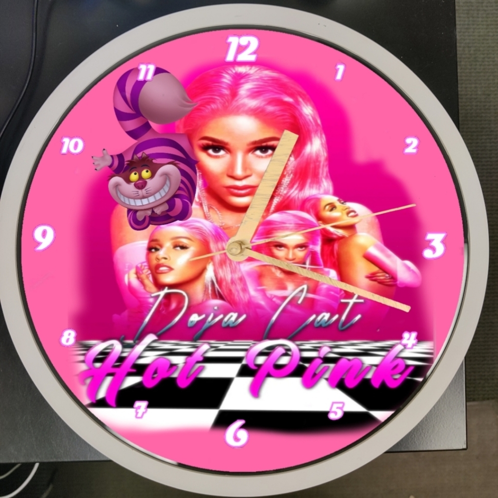 Doja Cat clock - Picture 3 of 3